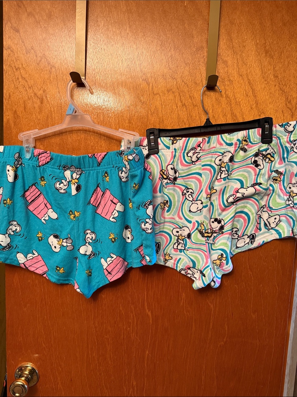 Peanuts Women's Pajama Shorts Set - Picture 6 of 10